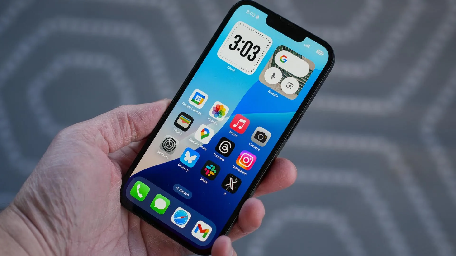 iPhone 16e Review: Specs, Performance & Pricing